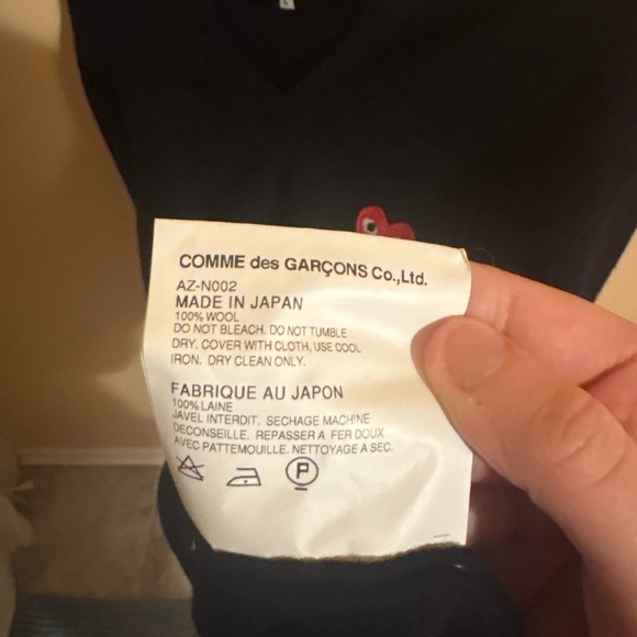 Comme Des Garçons PLAY Double Heart Play V-Neck Sweater in Black - Picture 7 of 8